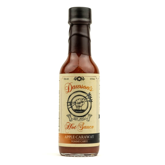 Pekoča omaka Dawson’s Apple Caraway iz Hot Ones sezone 25, z unikatno mešanico jabolk, kumine, jabolčnega kisa in blagega čilija jalapeño. 