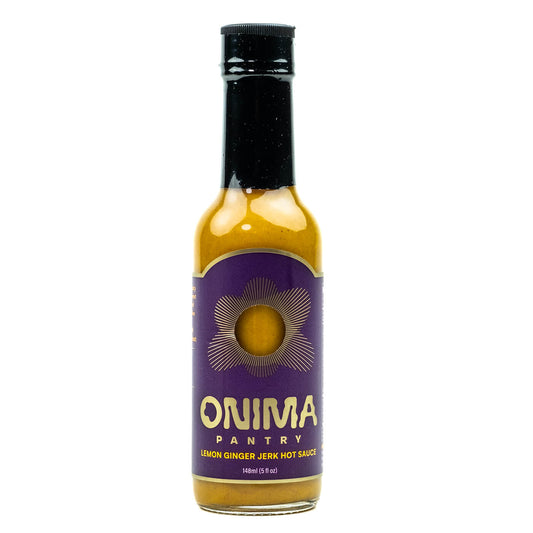 Onima Lemon Ginger Jerk je karibska pekoča omaka s fermentiranimi čiliji Scotch Bonnet, limono in ingverjem, idealna za žar, marinade in sveže jedi z eksotičnim pridihom.