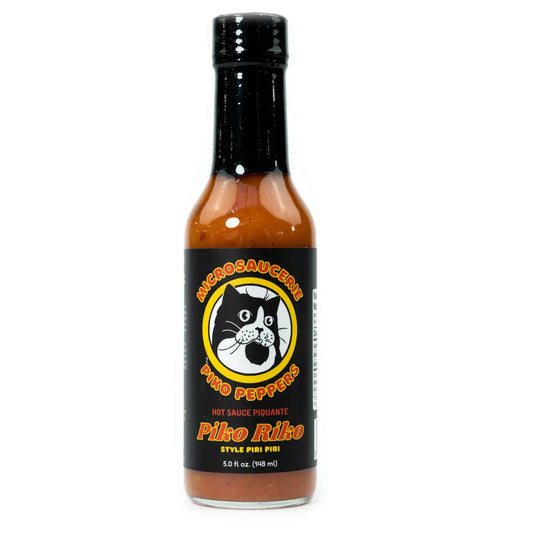 Piko Peppers Piko Riko, omaka iz Montreala s piri piri okusom, hmeljnim pridihom in pikantnostjo habanero čilijev, brez glutena in popolnoma veganska.